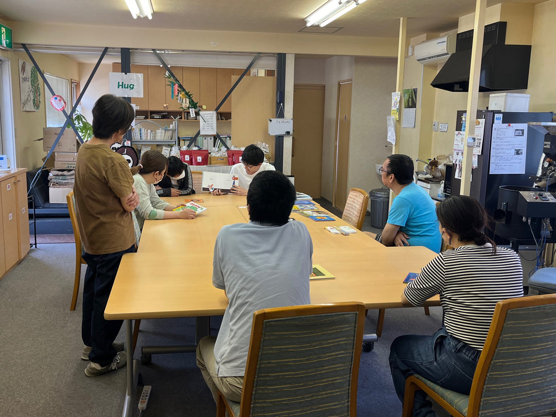 絵本の読み聞かせ