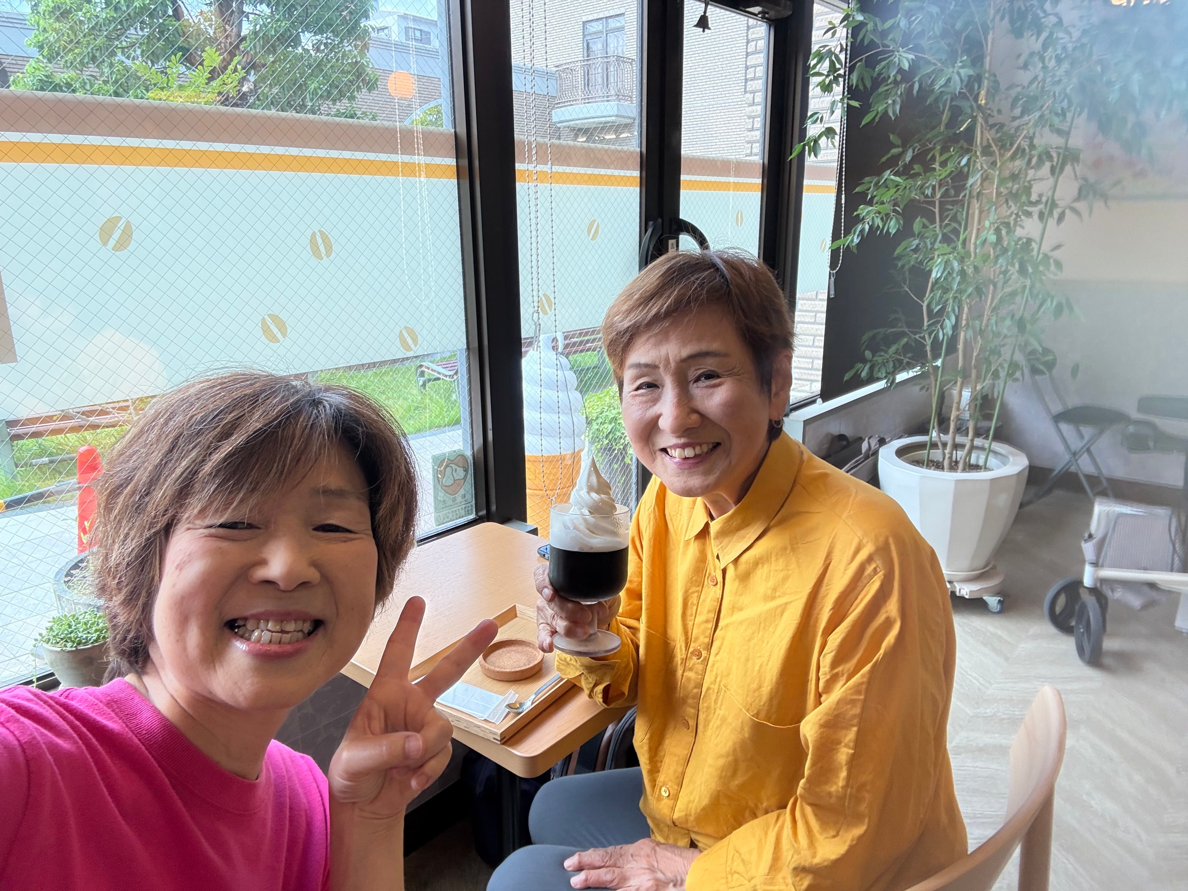 HUG CAFE